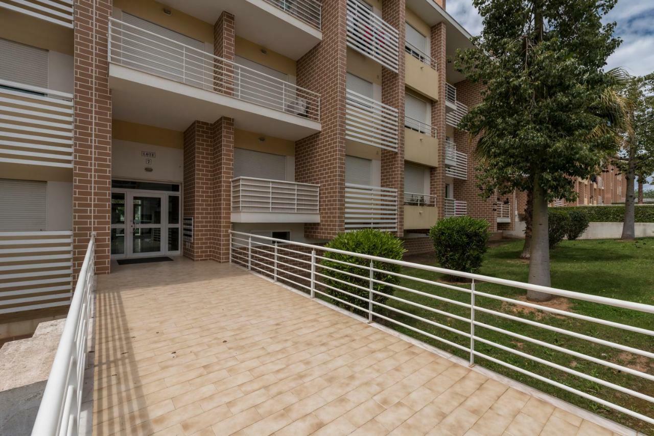 Apartamento Perto Praia, Com Piscina 阿尔沃尔 外观 照片